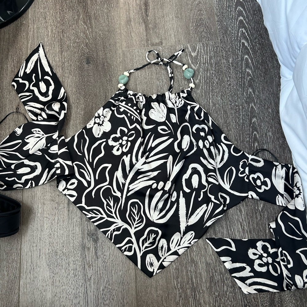 ASTR Black & White Domenica Halter Neck Beaded Scarf Top - Picture 3 of 4